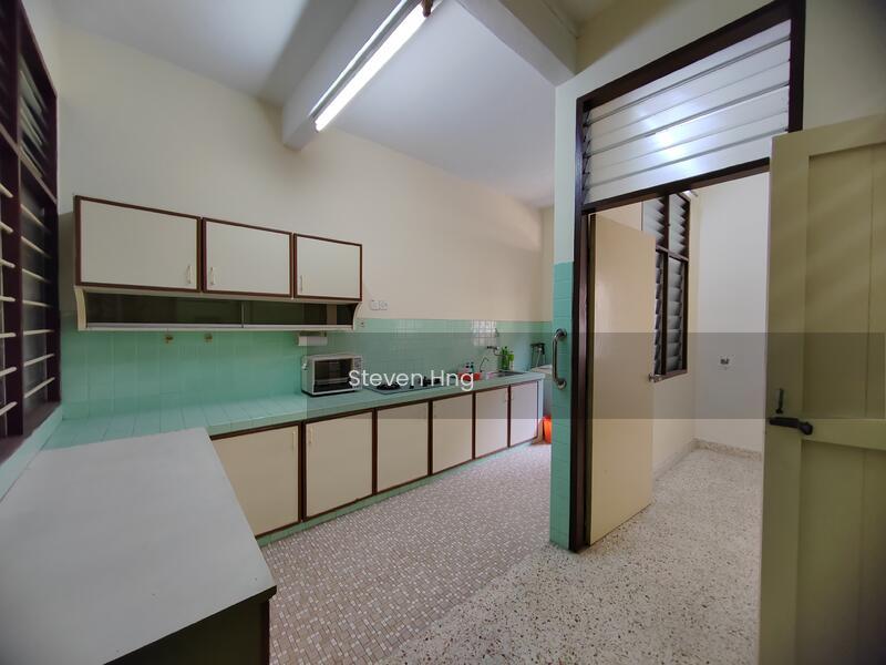 2 storey terrace Midlands Pulau Tikus concrete floor near Gurney - 2