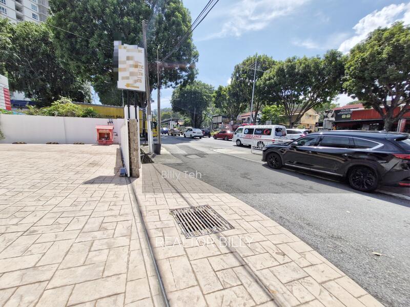 Main Road Semi-Detached in Tanjung Bungah - Land 5054sf Fully Renovated - 3