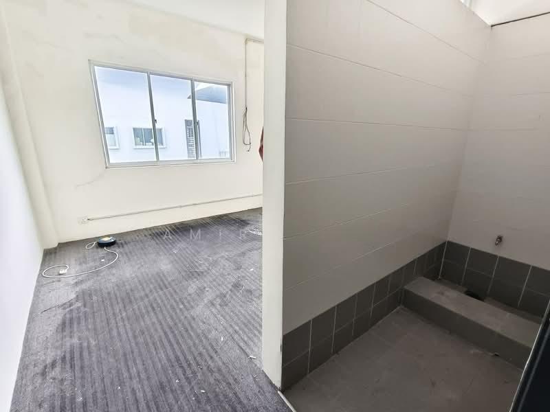 3 storey Semi-D factory Shah Alam - 4