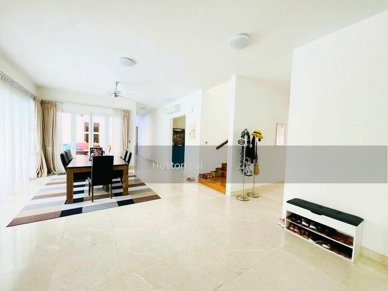 Noble Park Grand Pool Villas East Ledang - 4