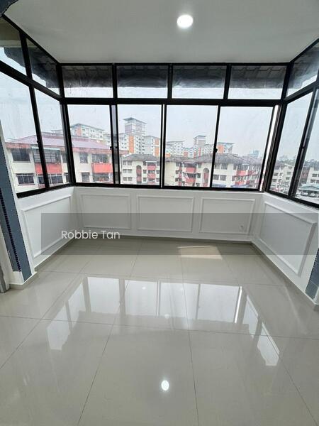 Flat Taman Perling - 1