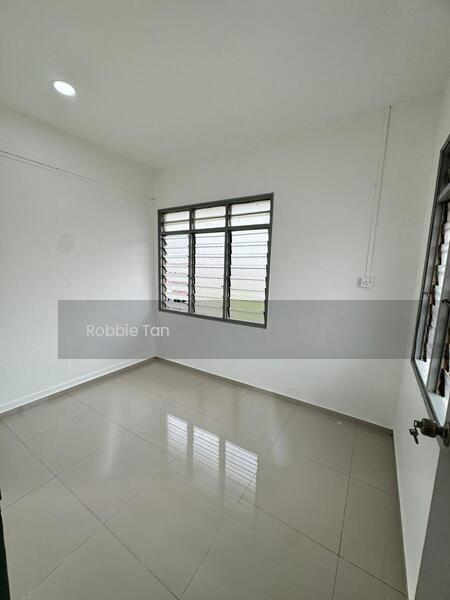 Flat Taman Perling - 5