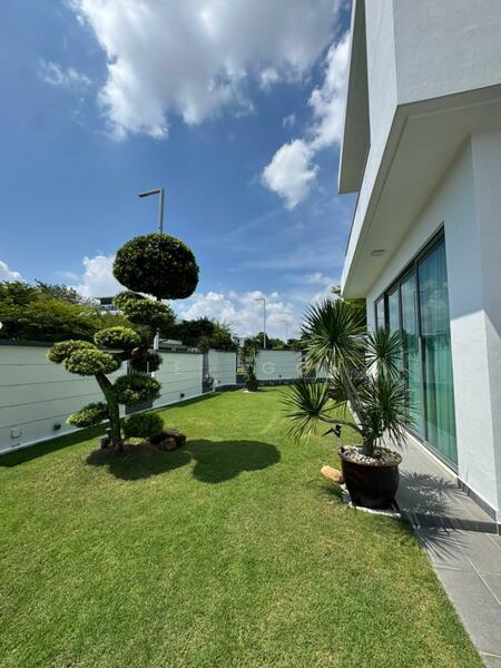 Saujana Duta @ Seremban 2 (BUNGALOW) CORNER LOT FULLY RENO - 2