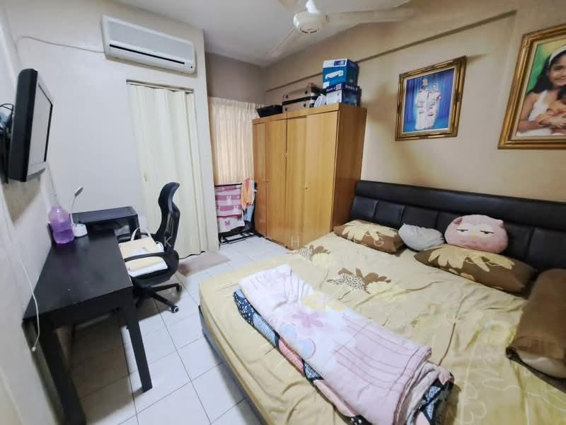 Plaza Sinar Apartment - 3