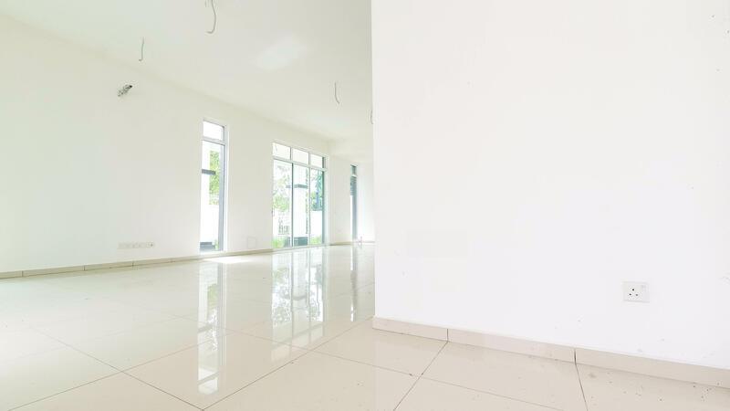 ENDLOT 32x70 FULL LOAN Extra Land MERRYDALE Type A Eco Majestic Semenyih - 4