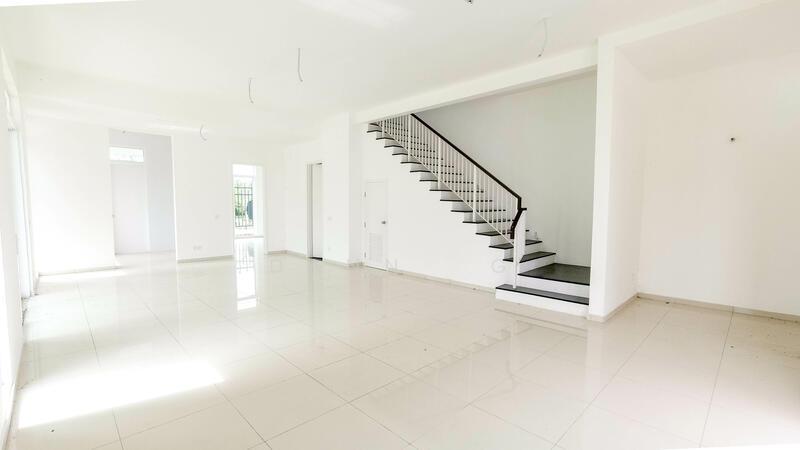 ENDLOT 32x70 FULL LOAN Extra Land MERRYDALE Type A Eco Majestic Semenyih - 5