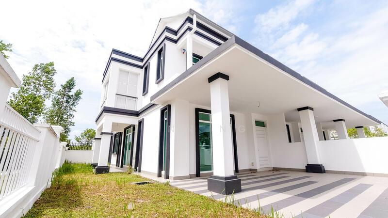 ENDLOT 32x70 FULL LOAN Extra Land MERRYDALE Type A Eco Majestic Semenyih - 1