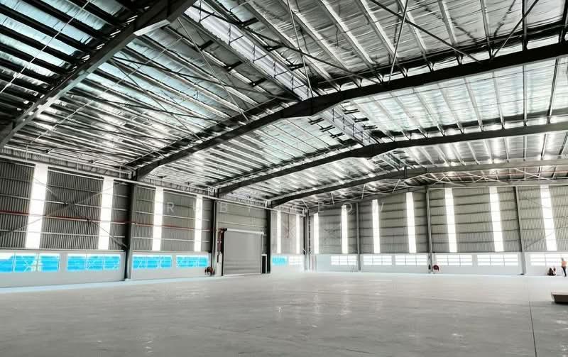 Seelong - 1.5 Storey Detached Factory for Sale or Rent - 1