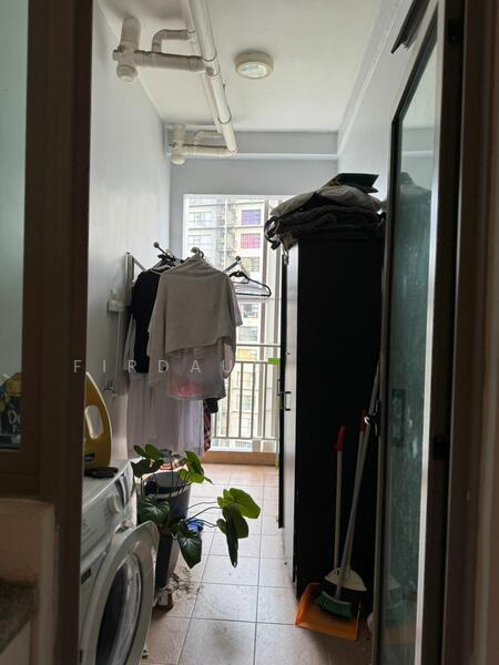 Shaftsbury Square - 4