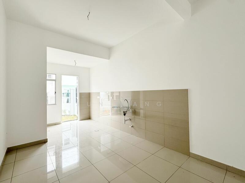 Iconia Garden Residence - 2