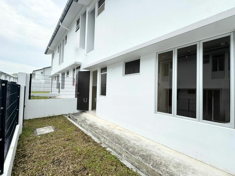 Iconia Garden Residence - 3