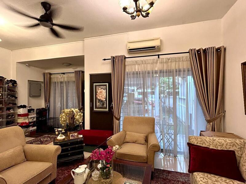 2.5 Storey Intermediate Terrace - 2