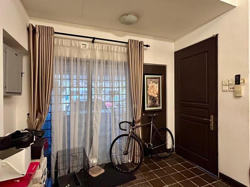 2.5 Storey Intermediate Terrace - 1