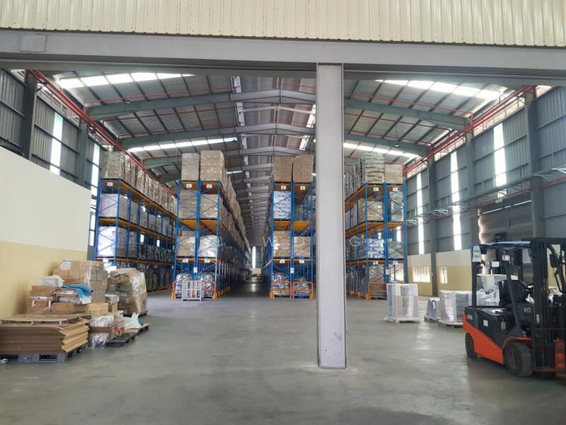 Meru Warehouse - 5
