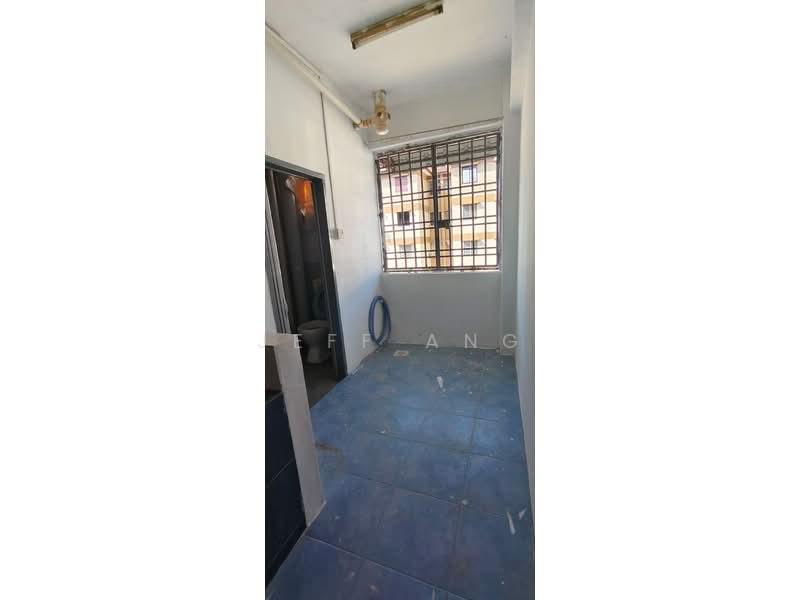 Rumah Pangsa Akasia - 5