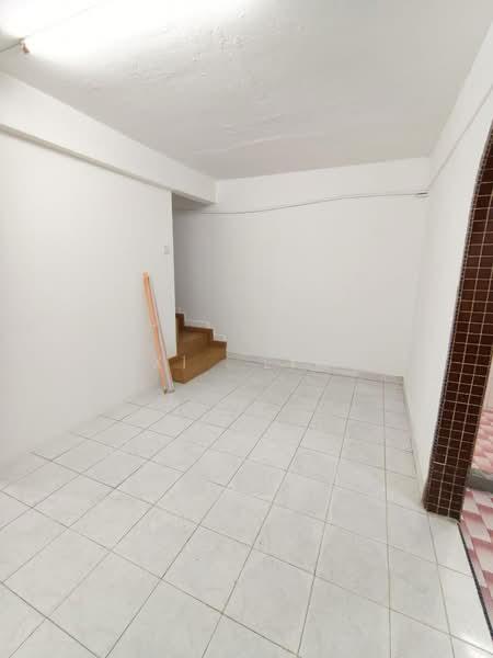 Taman Megah Ria - 5