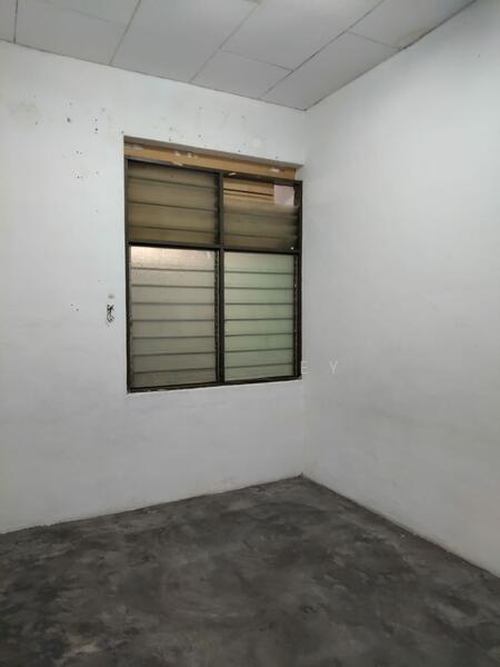 1 Storey Terrace @ Lengkok Nipah, Sungai Dua - 4