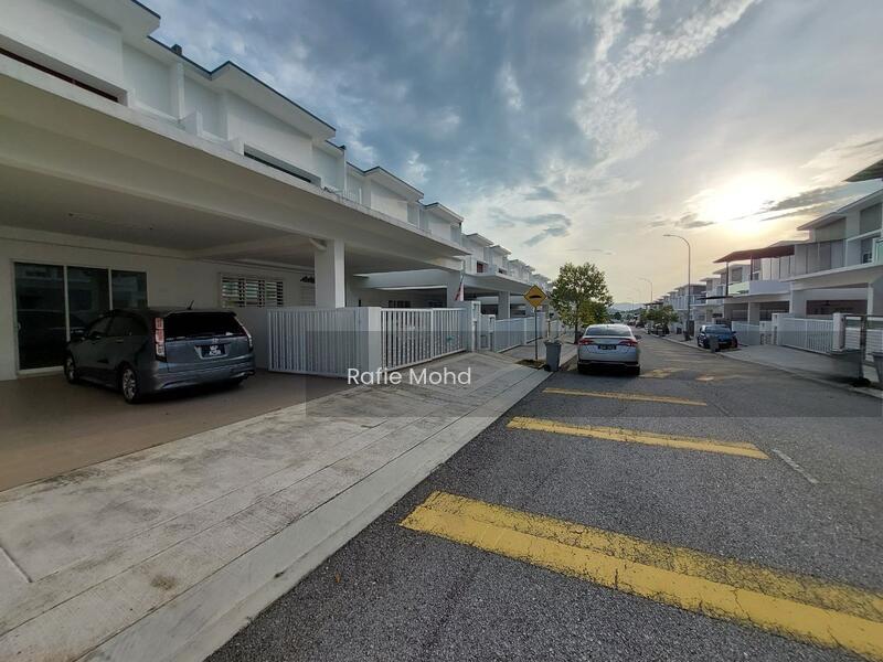 Damaris Terraces @ Ara Sendayan - 1