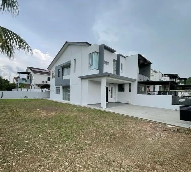 Taman Ungku Tun Aminah - 1