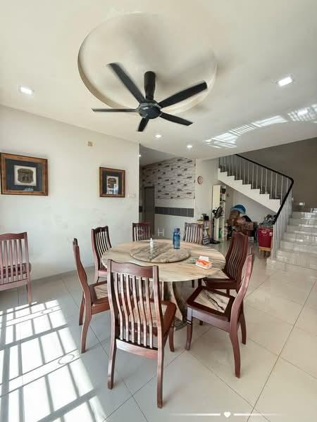 Ellis, Bandar Bukit Raja - 3