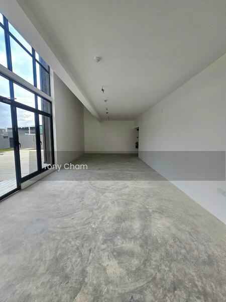 Semi-D factory at Elmina - 1