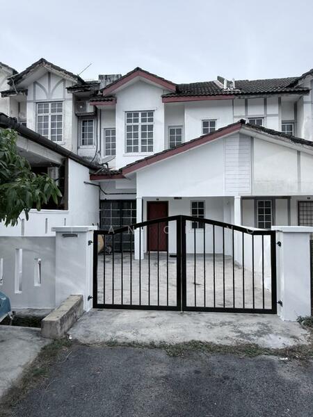 bandar puncak alam - 1