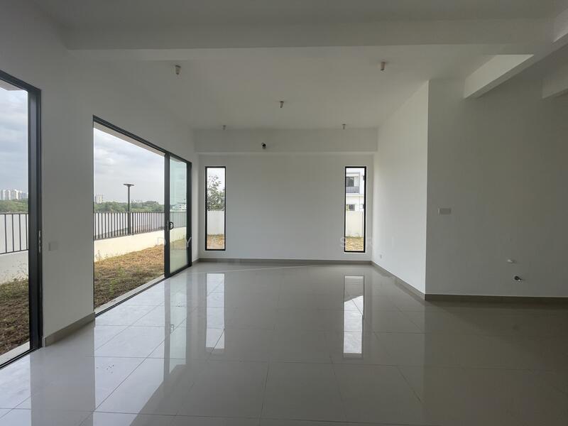 Sejati Lakeside 2 - 4