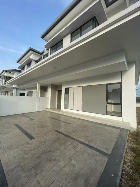 Sejati Lakeside 2 - 5