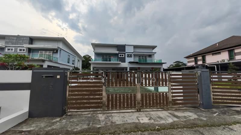 Taman Cempaka Kuning - 1