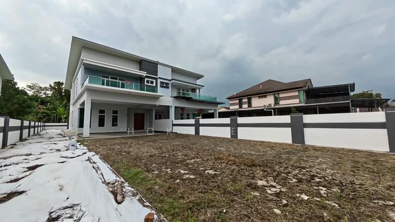 Taman Cempaka Kuning - 3