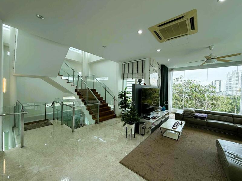 Legenda @ Southbay - 2