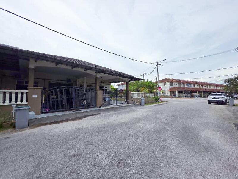 Single Storey Terrace Corner Lot Jalan Wira Jaya, Taman Wira Jaya, Parit Raja, Batu Pahat, Johor. - 3