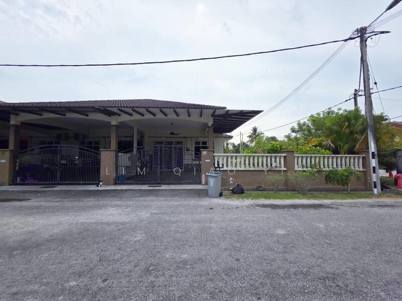 Single Storey Terrace Corner Lot Jalan Wira Jaya, Taman Wira Jaya, Parit Raja, Batu Pahat, Johor. - 1