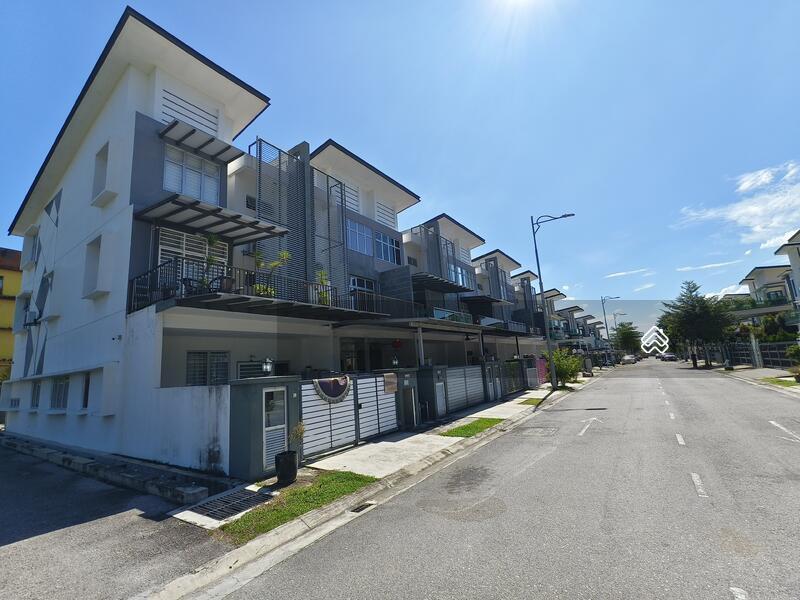 (KITCHEN FULLY EXTENDED) 3 STOREY @ VILLA PERDANA - 1