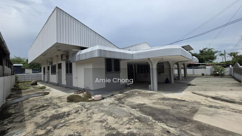 Pasir Pinji 2 Adjoining Semi D Below Market Value For Sale - 1