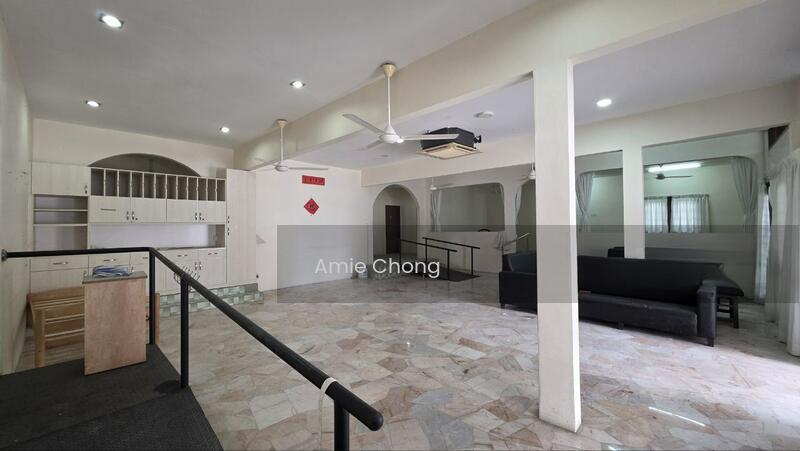 Pasir Pinji 2 Adjoining Semi D Below Market Value For Sale - 4