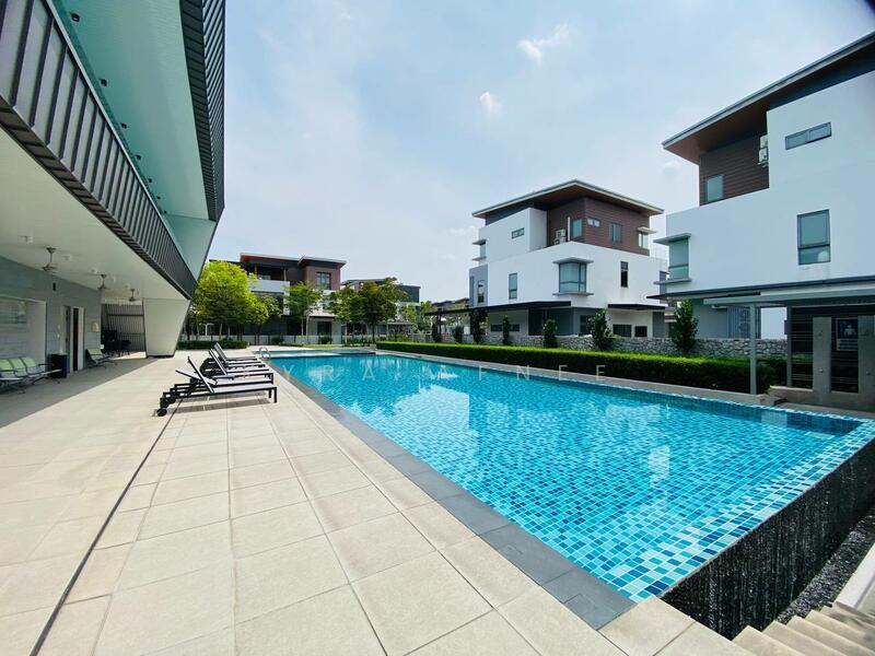 THREE STOREY SEMI D CORNER BROADLEAF RESIDENCES TAMAN ALAM KEMUNING SEKSYEN 31 SHAH ALAM - 3