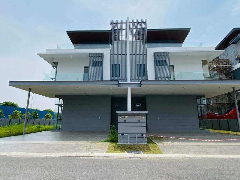THREE STOREY SEMI D CORNER BROADLEAF RESIDENCES TAMAN ALAM KEMUNING SEKSYEN 31 SHAH ALAM - 5