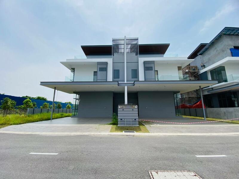THREE STOREY SEMI D CORNER BROADLEAF RESIDENCES TAMAN ALAM KEMUNING SEKSYEN 31 SHAH ALAM - 4