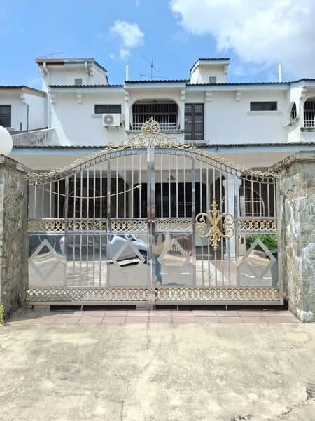 Double storey house for sale at Desa cemerlang - 1