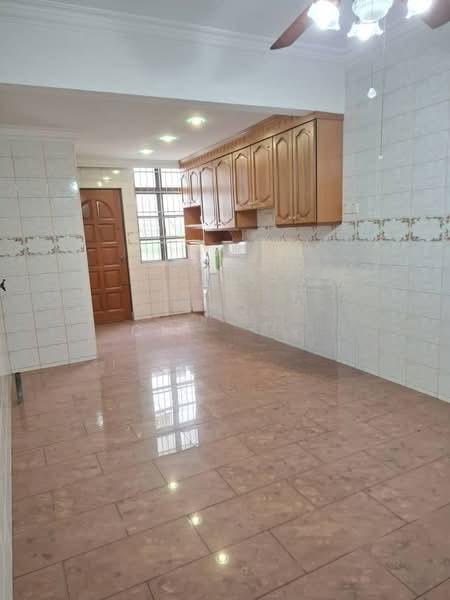 Double storey house for sale at Desa cemerlang - 4