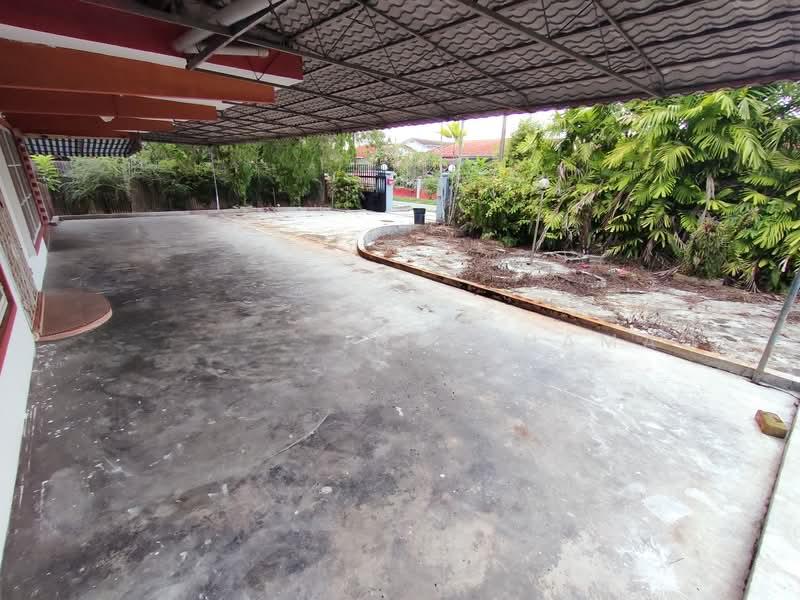 Bungalow House Eastern Garden Teluk Intan Perak - 4