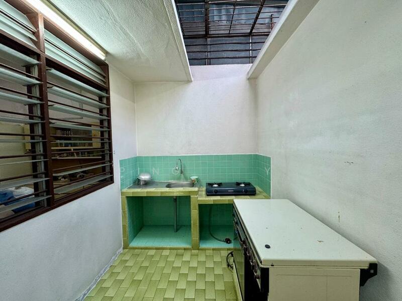 2 STY TERRACE | 1500SF | off MAIN ROAD nr MARKET - 5