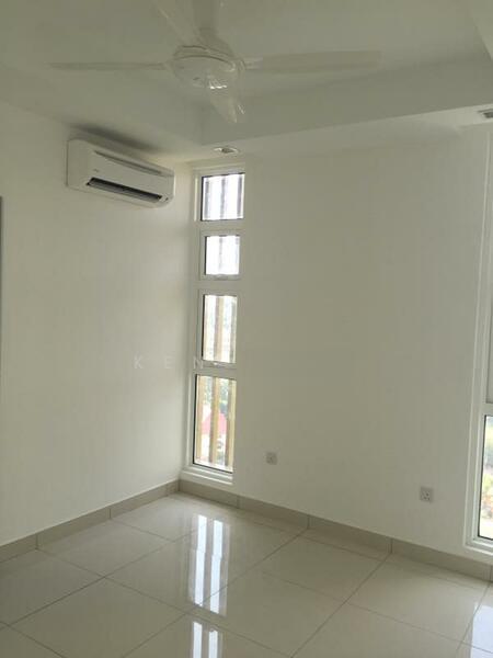 Symphony Tower (Menara Simfoni) - 2