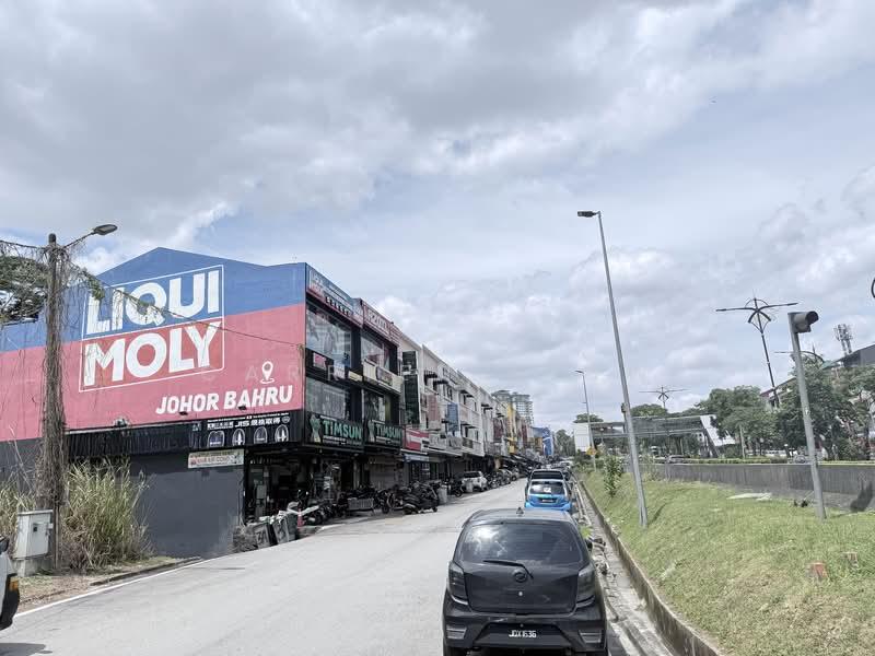 Larkin Larkin Larkins - 4