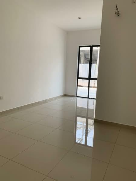 22ft Corner Lot Sendayan | 42x80 | Unit Facing Open View - 3