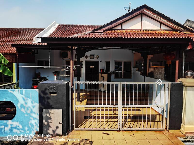 Terrace house at Ayer Keroh - 1