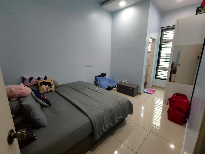 Taman Mount Austin - 3