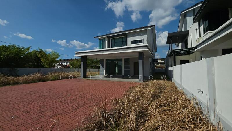 Freehold Bungalow Pasir Puteh - 1