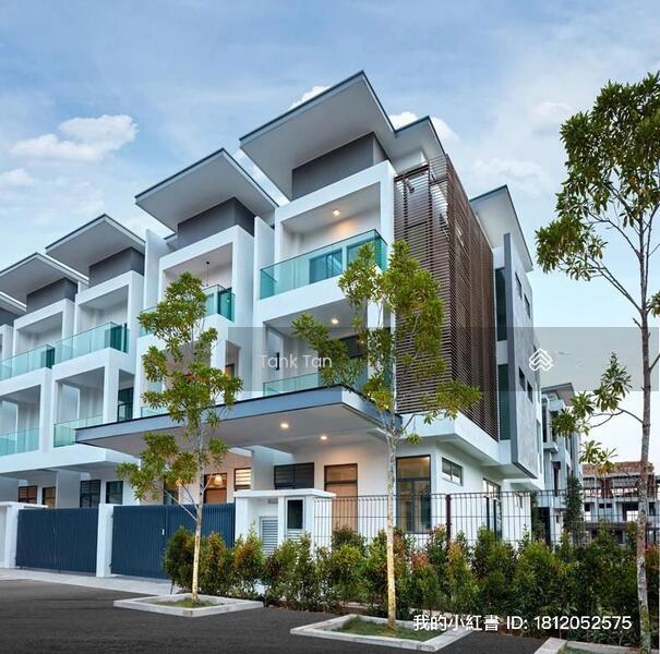 (180k Cashback)Ready unit 5R6B Gated & guarded 3sty superklink at Puchong - 2